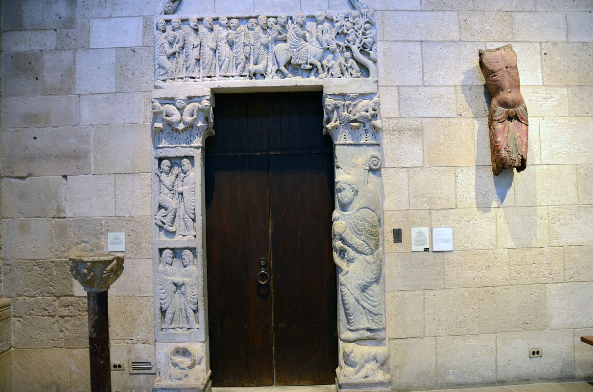 New York Cloisters 12 002 Fuentiduena Chapel - Portal from the Church of San Leonardo al Frigido - 1175 Tuscany, Italy